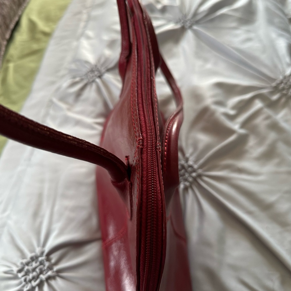 Cranberry purse w/shoulder strap